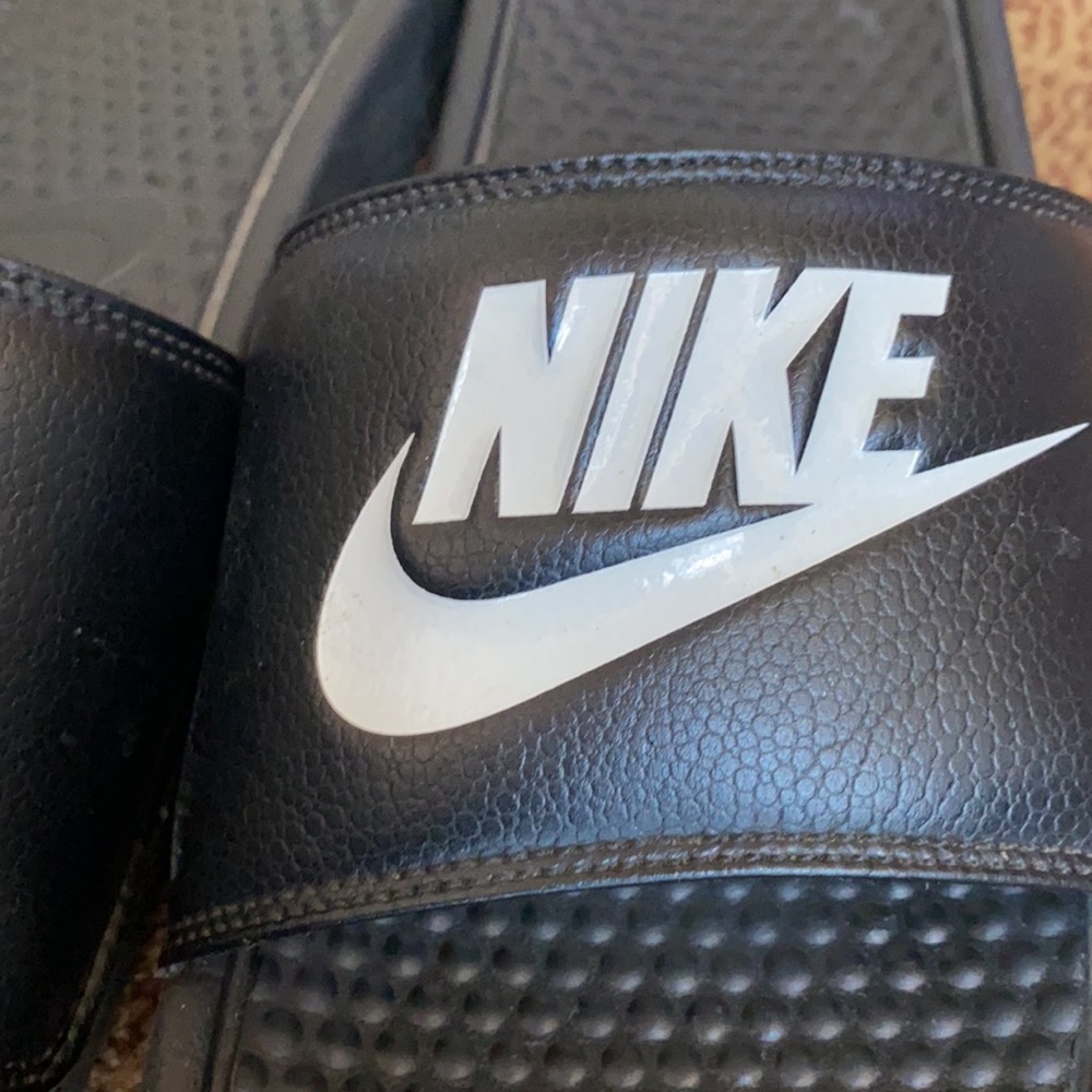 Nike Slides - Picture 2 of 6